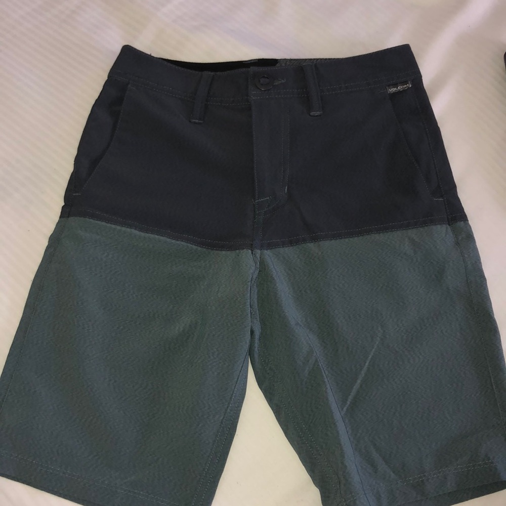 Volcom kids shorts